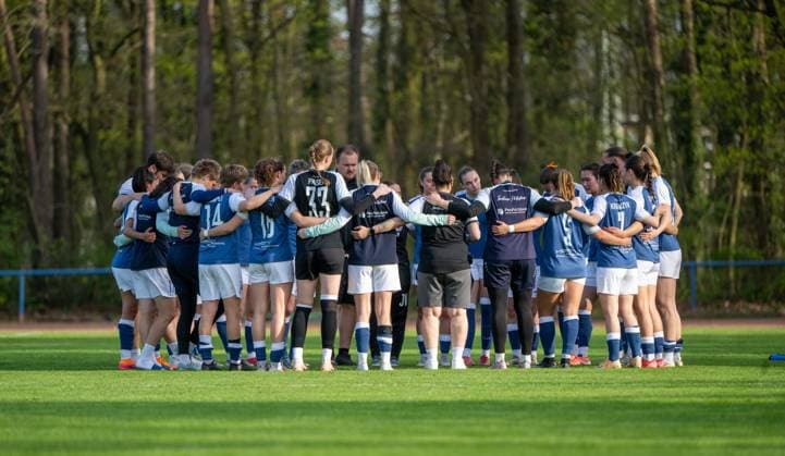 Soccer, Women, Season 2025 2026, Test match 1 FFC Turbine Potsdam 1 FC Union Berlin 0 2 , Turbine motivation after the match in the circle 17 04 2026, Copyright: xMatthiasxKochx