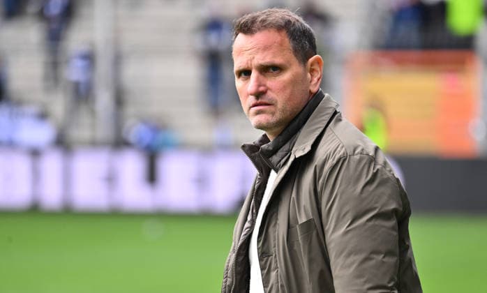 18 04 2026 Soccer Season 2025 2026 2 Soccer Bundesliga 30 Matchday DSC Arminia Bielefeld 1 FC Nürnberg FCN Club Sportfoto Zink xwoxzix DFL regulations prohibit any use of photographs as image sequences and or quasi video only for editorial use Joti Chatzialexiou Vorstand Sport 1 FC Nürnberg FCN ernst vor Spielbeginn