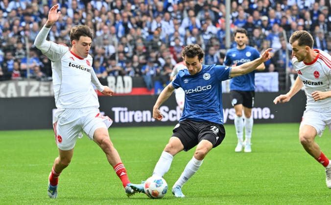18 04 2026 Soccer Season 2025 2026 2 Soccer Bundesliga 30 Matchday DSC Arminia Bielefeld 1 FC Nürnberg FCN Club Sportfoto Zink xwoxzix DFL regulations prohibit any use of photographs as image sequences and or quasi video only for editorial use Javier Fernandez 20, 1 FC Nürnberg FCN Christopher Lannert 24, Arminia Bielefeld
