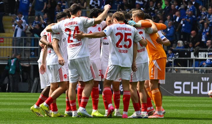 18 04 2026 Soccer Season 2025 2026 2 Soccer Bundesliga 30 Matchday DSC Arminia Bielefeld 1 FC Nürnberg FCN Club Sportfoto Zink xwoxzix DFL regulations prohibit any use of photographs as image sequences and or quasi video only for editorial use Teamkreis Mannschaft Team FCN before the start of the match