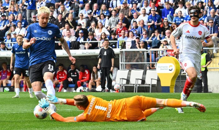 18 04 2026 Soccer Season 2025 2026 2 Soccer Bundesliga 30 Matchday DSC Arminia Bielefeld 1 FC Nürnberg FCN Club Sportfoto Zink xwoxzix DFL regulations prohibit any use of photographs as image sequences and or quasi video only for editorial use Joel Grodowski 11, Arminia Bielefeld Jan Reichert 1, 1 FC Nürnberg FCN