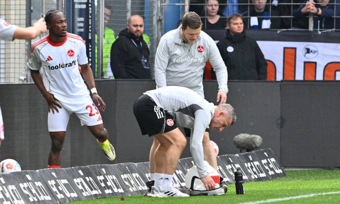 18 04 2026 Soccer Season 2025 2026 2 Soccer Bundesliga 30 Matchday DSC Arminia Bielefeld 1 FC Nürnberg FCN Club Sportfoto Zink xwoxzix DFL regulations prohibit any use of photographs as image sequences and or quasi video only for editorial use Mohamed Ali Zoma 23, 1 FC Nürnberg FCN must give up battered injured injury