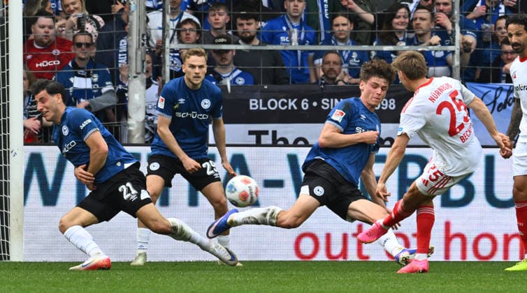 18 04 2026 Soccer Season 2025 2026 2 Soccer Bundesliga 30 Matchday DSC Arminia Bielefeld 1 FC Nürnberg FCN Club Sportfoto Zink xwoxzix DFL regulations prohibit any use of photographs as image sequences and or quasi video only for editorial use Finn Ole Becker 25, 1 FC Nürnberg FCN Chance Torchance