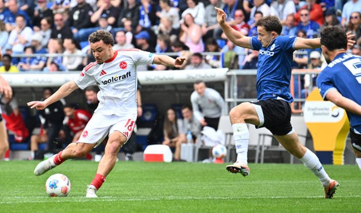 18 04 2026 Soccer Season 2025 2026 2 Soccer Bundesliga 30 Matchday DSC Arminia Bielefeld 1 FC Nürnberg FCN Club Sportfoto Zink xwoxzix DFL regulations prohibit any use of photographs as image sequences and or quasi video only for editorial use Rafael Lubach 18, 1 FC Nürnberg FCN Felix Hagmann 2, Arminia Bielefeld Chance Torchance