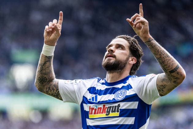 Sport Bilder des Tages 3.Liga: MSV Duisburg - TSG Hoffenheim II; 18.04.2026 MSV Duisburg bejubelt das Tor, 1:0 durch Lex-Tyger Lobinger (MSV Duisburg, 45) 3.Liga: MSV Duisburg - TSG Hoffenheim II; Schauinsland-Reisen-Arena, Duisburg, 18.04.2026 DFB regulations prohibit any use of photographs as image sequences and or quasi video. *** 3 Liga MSV Duisburg TSG Hoffenheim II 18 04 2026 MSV Duisburg celebrates the goal, 1 0 by Lex Tyger Lobinger MSV Duisburg, 45 3 Liga MSV Duisburg TSG Hoffenheim II Schauinsland Reisen Arena, Duisburg, 18 04 2026 DFB regulations prohibit any use of photographs as image sequences and or quasi video Copyright: xBEAUTIFULxSPORTS Buriakovx