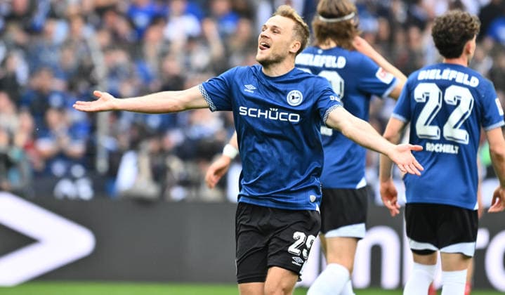 18 04 2026 Soccer Season 2025 2026 2 Soccer Bundesliga 30 Matchday DSC Arminia Bielefeld 1 FC Nürnberg FCN Club Sportfoto Zink xwoxzix DFL regulations prohibit any use of photographs as image sequences and or quasi video only for editorial use Torjubel Jubel nach Treffer Tor Torschuß zum 1 1 durch Tim Handwerker 29, Arminia Bielefeld