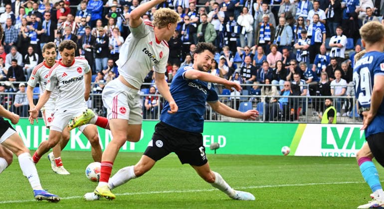 18 04 2026 Soccer Season 2025 2026 2 Soccer Bundesliga 30 Matchday DSC Arminia Bielefeld 1 FC Nürnberg FCN Club Sportfoto Zink xwoxzix DFL regulations prohibit any use of photographs as image sequences and or quasi video only for editorial use Chance Torchance Rafael Lubach 18, 1 FC Nürnberg FCN