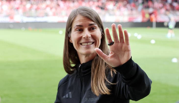Coach Marie Louise Eta Portrait Portrait Single image close up Action Upper body Sport Football Soccer Bundesliga Men DFL 30 Matchday Season 2025 2026 18 04 2026 1 FC Union Berlin FCU vs VfL Wolfsburg WOB DFL regulations prohibit any use of photographs as image sequences and or quasi video