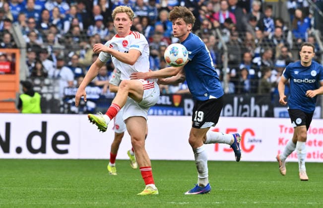 18 04 2026 Soccer Season 2025 2026 2 Soccer Bundesliga 30 Matchday DSC Arminia Bielefeld 1 FC Nürnberg FCN Club Sportfoto Zink xwoxzix DFL regulations prohibit any use of photographs as image sequences and or quasi video only for editorial use Piet Scobel 39, 1 FC Nürnberg FCN Maximilian Großer Grosser 19, Arminia Bielefeld