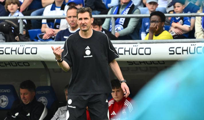 18 04 2026 Soccer Season 2025 2026 2 Soccer Bundesliga 30 Matchday DSC Arminia Bielefeld 1 FC Nürnberg FCN Club Sportfoto Zink xwoxzix DFL regulations prohibit any use of photographs as image sequences and or quasi video only for editorial use Miroslav Miro Klose Trainer 1 FC Nürnberg FCN