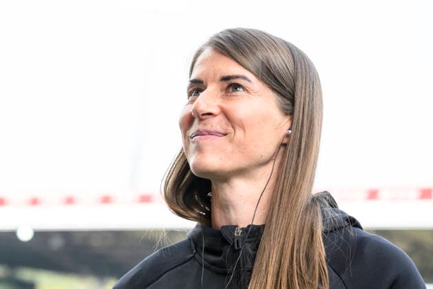 v l Marie Louise Eta 1 FC Union Berlin, Coach , GER, Berlin, 1 FC Union Berlin vs VfL Wolfsburg, 1 Bundesliga, Football, DFB, 30 Matchday, Season 2025 2026, Alte Försterei, DFB DFL REGULATIONS PROHIBIT ANY USE OF PHOTOGRAPHS AS IMAGE SEQUENCES AND OR QUASI VIDEO, April 18, 2026, Copyright: HMBxMedia UwexKoch