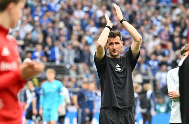 18 04 2026 Soccer Season 2025 2026 2 Soccer Bundesliga 30 Matchday DSC Arminia Bielefeld 1 FC Nürnberg FCN Club Sportfoto Zink xwoxzix DFL regulations prohibit any use of photographs as image sequences and or quasi video only for editorial use Miroslav Miro Klose Trainer 1 FC Nürnberg FCN applauds to fans Fanblock after end of match