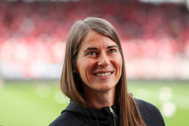 Union vs VfL, 1 BL Berlin, 18 04 2026, Football, Men, Season 2025 2026, 1 BL, 1 FC Union Berlin vs VfL Wolfsburg Head Coach Marie Louise Eta Union Berlin DFL DFB REGULATIONS PROHIBIT ANY USE OF PHOTOGRAPHS as IMAGE SEQUENCES and or QUASI VIDEO Stadion An der Alten Försterei Germany