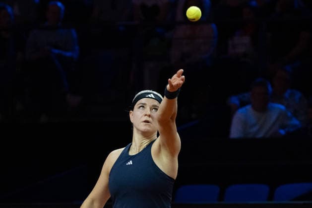 Karolina Muchova CZE in the picture on the ball, action, GER, Elina Svitolina vs Karolina Muchova, tennis, ATP tournament, WTA 500, Porsche Tennis Grand Prix, semi-final, 18 04 2026, GER, Elina Svitolina vs Karolina Muchova, tennis, ATP tournament, WTA 500, Porsche Tennis Grand Prix, semi-final, 18 04 2026, Stuttgart Copyright: xEibner-Pressefoto EdwardxCheungx EP_ECG