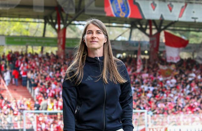 Sport Bilder des Tages Deutschland: Bundesliga 2025 2026, 30. Spieltag - 1. FC Union Berlin vs VfL Wolfsburg - An der Alten Försterei (Berlin): Portraitfoto, Portrait, Einzelaufnahme, Porträt Marie-Louise Eta (Trainer 1. FC Union Berlin) Berlin *** Germany Bundesliga 2025 2026, Matchday 30 1 FC Union Berlin vs VfL Wolfsburg An der Alten Försterei Berlin Portrait photo, portrait, single shot, portrait Marie Louise Eta Coach 1 FC Union Berlin Berlin Copyright: xAymanxAlahmedx