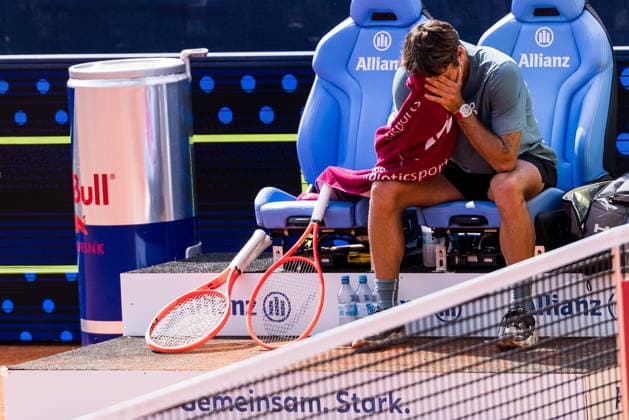 Sport Bilder des Tages MUNICH, GERMANY - APRIL 18: Flavio Cobolli (ITA) crying after the BMW Open by Bitpanda Singles match between Alexander Zverev (GER) vs Flavio Cobolli (ITA) at MTTC Iphitos on April 18, 2026 in Munich, Germany. Bavaria Germany Copyright: xSteffiexWunderlx
