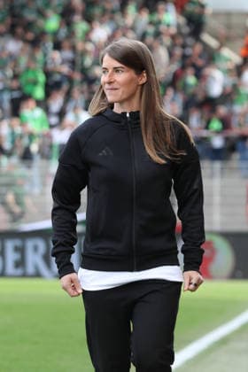 18 04 2026, xtgx, Soccer 1 Bundesliga, 1 FC Union Berlin VfL Wolfsburg emspor, v l Marie Louise Eta Union Berlin, Coach DFL DFB REGULATIONS PROHIBIT ANY USE OF PHOTOGRAPHS as IMAGE SEQUENCES and or QUASI VIDEO Berlin