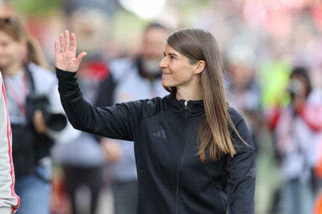 18 04 2026, xtgx, Soccer 1 Bundesliga, 1 FC Union Berlin VfL Wolfsburg emspor, v l Marie Louise Eta Union Berlin, Coach DFL DFB REGULATIONS PROHIBIT ANY USE OF PHOTOGRAPHS as IMAGE SEQUENCES and or QUASI VIDEO Berlin