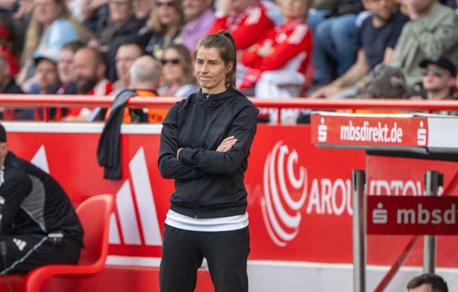 Soccer, Men, Season 2025 2026, 1 Bundesliga 30 Matchday , 1 FC Union Berlin VfL Wolfsburg, Coach Marie Louise Eta 1 FC Union Berlin , 18 04 2026, Copyright: xMatthiasxKochx