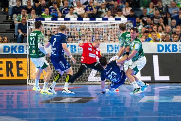 Dejan Milosavljev, Goalkeeper, Fuechse Berlin 96 , Nejc Cehte, Backcourt, Fuechse Berlin 22 , Lukas Hutecek, Backcourt TBV Lemgo Lippe 2 , TBV Lemgo Lippe vs Fuechse Berlin, DHB Pokal Maenner, Herren, 5 Spieltag, Halbfinale, Daikin HBL, Lidl Final 4, 18 04 2026 Köln NRW Germany Copyright: xkolbert-press MartinxWdziecznyx