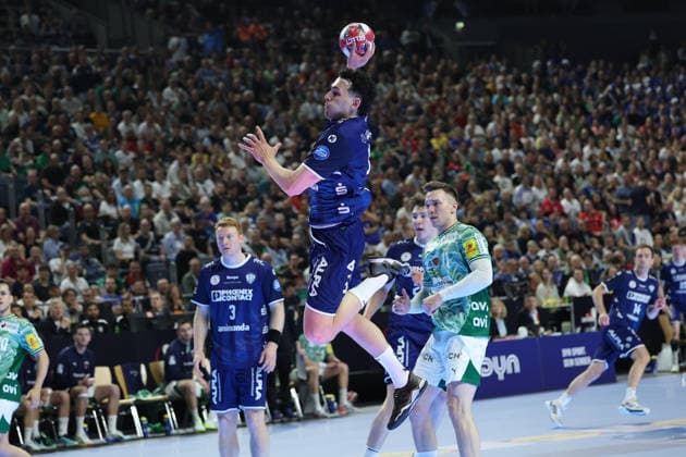 GER, Lanxess Arena Koeln, HBL, LIDL FINAL4, Men, 1 Semifinal TVB Lemgo Lippe vs Fuechse Berlin 18 04 2026, Lanxess Arena , Koeln , GER, Lanxess Arena Koeln, HBL, LIDL FINAL4, Men, 1 Semifinal TVB Lemgo Lippe vs Fuechse Berlin, in the picture Samuel Zehnder TBV Lemgo 4 , nordphotoxGmbHx xMeuter nph00351