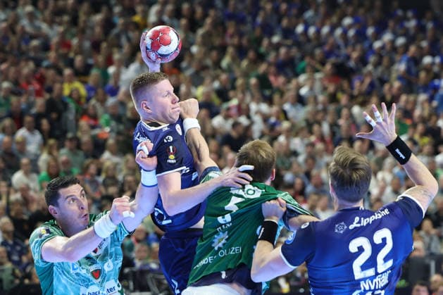 GER, Lanxess Arena Koeln, HBL, LIDL FINAL4, Men, 1 Semifinal TVB Lemgo Lippe vs Fuechse Berlin 18 04 2026, Lanxess Arena , Koeln , GER, Lanxess Arena Koeln, HBL, LIDL FINAL4, Men, 1 Semifinal TVB Lemgo Lippe vs Fuechse Berlin, in the picture Niels Versteijnen TBV Lemgo 25 , in the air nordphotoxGmbHx xMeuter nph00351