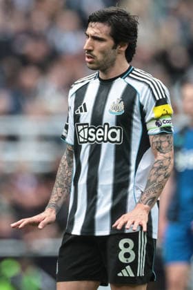 Premier League: Newcastle Untied v Bournemouth Sandro Tonali of Newcastle Untied reacts during the Premier League match Newcastle Untied vs Bournemouth at St. James s Park, Newcastle, United Kingdom on 18 April 2026 (Photo by Mark Cosgrove News Images) Newcastle St. James s Park Tyne and Wear United Kingdom Copyright: xMarkxCosgrove NewsxImagesx