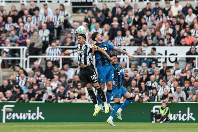 Premier League: Newcastle Untied v Bournemouth William Osula of Newcastle Untied jumps up to win the high ball from Marcos Senesi of Bournemouth during the Premier League match Newcastle Untied vs Bournemouth at St. James s Park, Newcastle, United Kingdom on 18 April 2026 (Photo by Mark Cosgrove News Images) Newcastle St. James s Park Tyne and Wear United Kingdom Copyright: xMarkxCosgrove NewsxImagesx