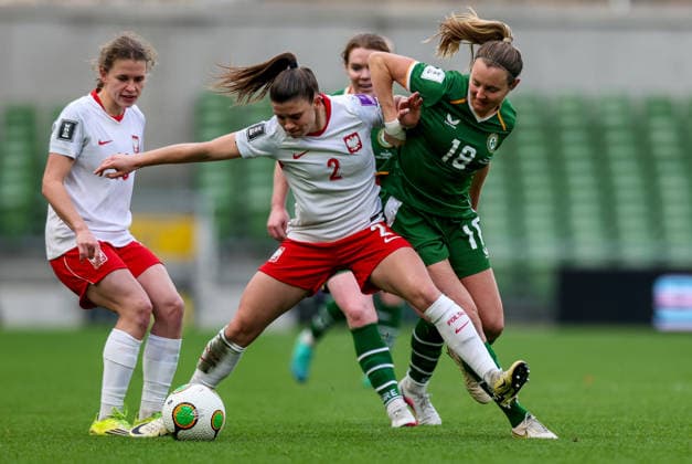 2027 FIFA Women s World Cup Qualifier, Aviva Stadium, Dublin 18 4 2026 Republic of Ireland vs Poland Ireland s Kyra Carusa with Poland s Martyna Wiankowska Kyra Carusa with Martyna Wiankowska 18 4 2026  Copyright: x INPHO RyanxByrnex RB1_8101
