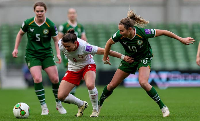 2027 FIFA Women s World Cup Qualifier, Aviva Stadium, Dublin 18 4 2026 Republic of Ireland vs Poland Ireland s Kyra Carusa with Poland s Martyna Wiankowska Kyra Carusa with Martyna Wiankowska 18 4 2026  Copyright: x INPHO RyanxByrnex RB1_8111
