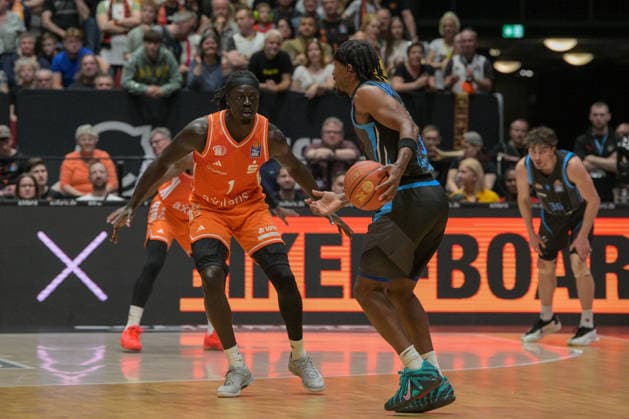 easyCredit Basketball Bundesliga, Matchday 30, Niners Chemnitz Science City Jena 18 04 2026 from 16 00 Chemnitz, Chemnitz Arena Im Foto Aher Uguak 1 , easyCredit Basketball Bundesliga, Matchday 30, Niners Chemnitz Science City Jena Chemnitz Saxony Germany Copyright: xEHLxMedia MichelxKöhlerx 202602003-Niners Chemnitz-Science City Jena_023