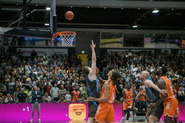 easyCredit Basketball Bundesliga, Matchday 30, Niners Chemnitz Science City Jena 18 04 2026 from 16 00 Chemnitz, Chemnitz Arena In photo Kevin Yebo 0 easyCredit Basketball Bundesliga, Matchday 30, Niners Chemnitz Science City Jena Chemnitz Saxony Germany Copyright: xEHLxMedia MichelxKöhlerx 202602003-Niners Chemnitz-Science City Jena_068