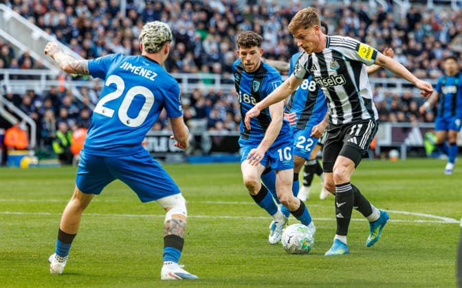 18th April 2026; St James Park, Newcastle, England; Premier League Football, Newcastle United versus Bournemouth; Harvey Barnes of Newcastle United driving into the box WMxSportsxMedia