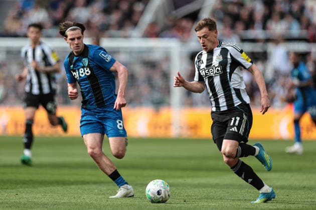 Premier League: Newcastle Untied v Bournemouth Harvey Barnes of Newcastle Untied breaks with the ball during the Premier League match Newcastle Untied vs Bournemouth at St. James s Park, Newcastle, United Kingdom on 18 April 2026 (Photo by Mark Cosgrove News Images) Newcastle St. James s Park Tyne and Wear United Kingdom Copyright: xMarkxCosgrove NewsxImagesx
