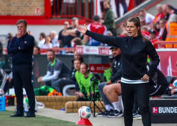 Germany Bundesliga 2025 2026, Matchday 30 1 FC Union Berlin vs VfL Wolfsburg An der Alten Försterei Berlin Gesture, gesture, emotion Marie Louise Eta Coach 1 FC Union Berlin Berlin Copyright: xAymanxAlahmedx