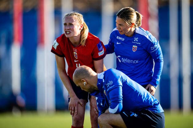 260418 Julie Blakstad of Norway with an injury during the FIFA Women s World Cup Qualifier football match between Slovenia and Norway on April 18, 2026 in Ptuj Photo Marius Simensen BILDBYRAN COP 238 MM0066 bbeng dam fifa world cup qualifiers football fotball fotball landskamp norge norway slovenia slovenien soccer vm kvalik vm kvalifisering kvinner  Copyright: MARIUSxSIMENSEN BB260418BB893