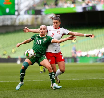 18th April 2026; Aviva Stadium, Dublin, Ireland; 2026 Womens World Cup Qualifier Football, Republic of Ireland versus Poland; Denise O Sullivan of Ireland under pressure from Martyna Wiankowska of Poland PeterxFitzpatrick