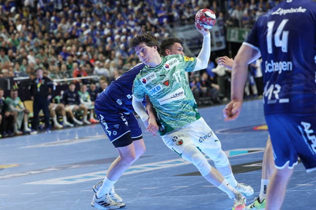 GER, Lanxess Arena Koeln, HBL, LIDL FINAL4, Men, 1 Semifinal TVB Lemgo Lippe vs Fuechse Berlin 18 04 2026, Lanxess Arena , Koeln , GER, Lanxess Arena Koeln, HBL, LIDL FINAL4, Men, 1 Semifinal TVB Lemgo Lippe vs Fuechse Berlin, in the picture Nils Lichtlein Fuechse Berlin 17 , throws nordphotoxGmbHx xMeuter nph00351