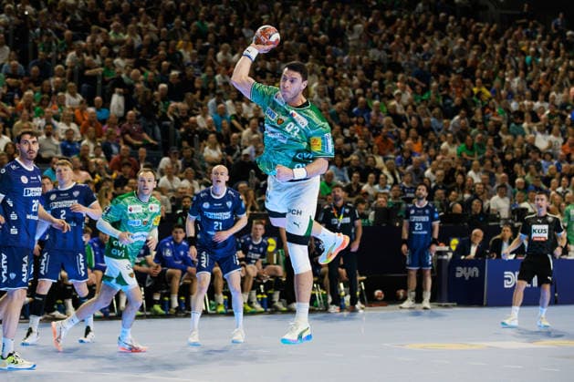 Mijajlo MARSENIC Fuechse Berlin, 93 scores a goal, action, goal throw GER, TBV Lemgo Lippe vs Fuechse Berlin, handball, DHB Pokal, semi-final, 2025 2026 season, 18 04 2026, GER, TBV Lemgo Lippe vs Fuechse Berlin, handball, DHB Pokal, semi-final, 2025 2026 season, 18 04 2026, Cologne Copyright: xEibnerxPressefoto OliverxSchmidtx EP_OST
