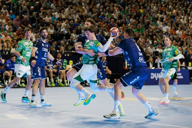 Nils LICHTLEIN Fuechse Berlin, 17 scores a goal, action, goal throw GER, TBV Lemgo Lippe vs Fuechse Berlin, handball, DHB Pokal, semi-final, 2025 2026 season, 18 04 2026, GER, TBV Lemgo Lippe vs Fuechse Berlin, handball, DHB Pokal, semi-final, 2025 2026 season, 18 04 2026, Cologne Copyright: xEibnerxPressefoto OliverxSchmidtx EP_OST