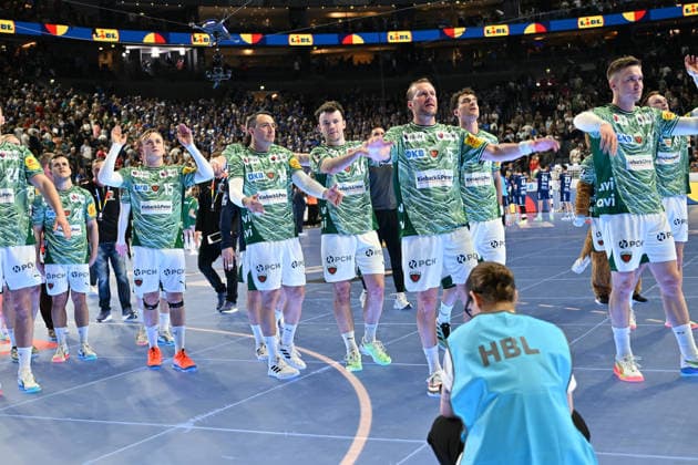 GER, Lanxess Arena Koeln, HBL, LIDL FINAL4, Men, 1 Semifinal TVB Lemgo Lippe vs Fuechse Berlin 18 04 2026, Lanxess Arena , Koeln , GER, Lanxess Arena Koeln, HBL, LIDL FINAL4, Men, 1 Semifinal TVB Lemgo Lippe vs Fuechse Berlin, in the picture after the game the Berliners are happy about the victory nordphotoxGmbHx xMeuter nph00351