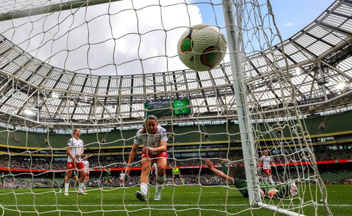 Sport Bilder des Tages 2027 FIFA Women s World Cup Qualifier, Aviva Stadium, Dublin 18 4 2026 Republic of Ireland vs Poland Ireland™s Marissa Sheva scores the first goal of the game Marissa Sheva scores the first goal 18 4 2026  Copyright: x INPHO RyanxByrnex RB4_7397