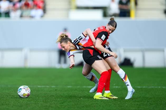 Sport Bilder des Tages WOMEN SOCCER - FIFA World Cup, WM, Weltmeisterschaft, Fussball 2027, quali, AUT vs GER RIED,AUSTRIA,18.APR.26 - WOMEN SOCCER - FIFA Women s World Cup 2027, european qualifiers, OEFB international match, Länderspiel, Nationalmannschaft Austria vs Germany. Image shows Sarah Gutmann (AUT) and Sarai Linder (GER).  GEPAxpictures xChristianxMoser