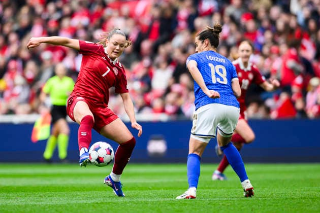 Womens international Denmark vs Italy 18 04 2026 7 DEN Janni Thomsen Womens international Denmark vs Italy 18 04 2026 Kobenhavn, Denmark 18 April, 2026 UK Women™s European Qualifiers Denmark vs Italy Women Kobenhavn Parken Denmark Copyright: xMichaelxBarrettxBoesenx