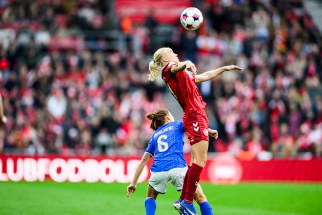 Womens international Denmark vs Italy 18 04 2026 10 DEN Pernille Harder, 6 ITA Manuela Giugliano Womens international Denmark vs Italy 18 04 2026 Kobenhavn, Denmark 18 April, 2026 UK Women™s European Qualifiers Denmark vs Italy Women Kobenhavn Parken Denmark Copyright: xMichaelxBarrettxBoesenx