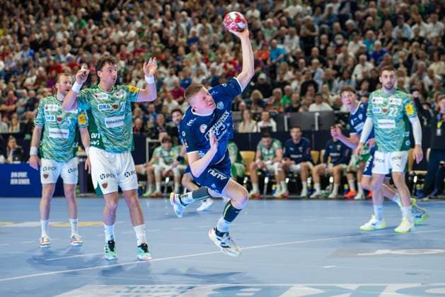 Niels Versteijnen, Backroom TBV Lemgo Lippe 25 , TBV Lemgo Lippe vs Fuechse Berlin, DHB Pokal Maenner, Herren, 5 Spieltag, Halbfinale, Daikin HBL, Lidl Final 4, 18 04 2026 Köln NRW Germany Copyright: xkolbert-press MartinxWdziecznyx