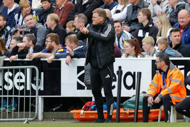 Newcastle United v AFC Bournemouth, Premier League Newcastle United manager Eddie Howe gestures to his players during the Newcastle United v AFC Bournemouth Premier League match at St. James Park, Newcastle Upon Tyne, England on 18 April 2026 Credit: Craig Cowan Every Second Media Editorial use only. All images are copyright Every Second Media Limited. No images may be reproduced without prior permission. All rights reserved. Premier League and Football League images are subject to licensing agreements with Football DataCo Limited. see https: www.football-dataco.com Copyright: xIMAGO EveryxSecondxMediax ESM-1918-0114 CraigxCowanx xEveryxSecondxMediax