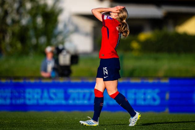 260418 Justine Kielland of Norway looks dejected during the FIFA Women s World Cup Qualifier football match between Slovenia and Norway on April 18, 2026 in Ptuj Photo Marius Simensen BILDBYRAN COP 238 MM0066 bbeng dam depp fifa world cup qualifiers football fotball landskamp norge norway slovenia slovenien soccer vm kvalik vm kvalifisering kvinner  Copyright: MARIUSxSIMENSEN BB260418ZY009