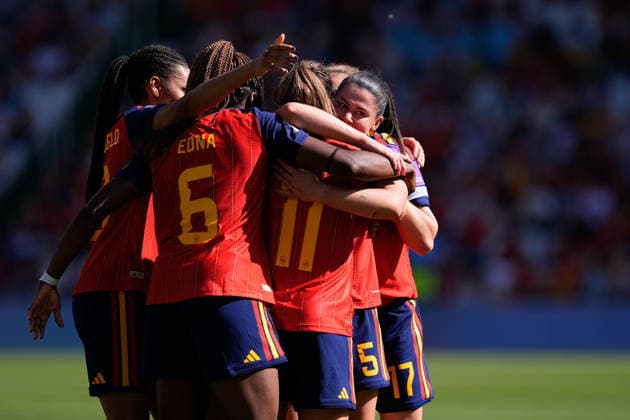 April 18, 2026, Cordoba, Cordoba, Spain: Maria Mendez of Spain celebrates a goal during the European WomenÃ¢â‚¬â ¢s qualifiers for the FIFA WomenÃ¢â‚¬â ¢s World Cup 2027, League Phase MD4, football match played between Spain and Ukraine at Bahrain Victorious Nuevo Arcangel stadium on April 18, 2026, in Cordoba, Spain. Cordoba Spain - ZUMAa181 20260418_zaa_a181_120 Copyright: xDennisxAgyemanx
