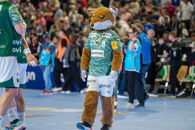 Fuechsi, Masskotchen der Berliner, TBV Lemgo Lippe vs Fuechse Berlin, DHB Pokal Maenner, Herren, 5 Spieltag, Halbfinale, Daikin HBL, Lidl Final 4, 18 04 2026 Köln NRW Germany Copyright: xkolbert-press MartinxWdziecznyx
